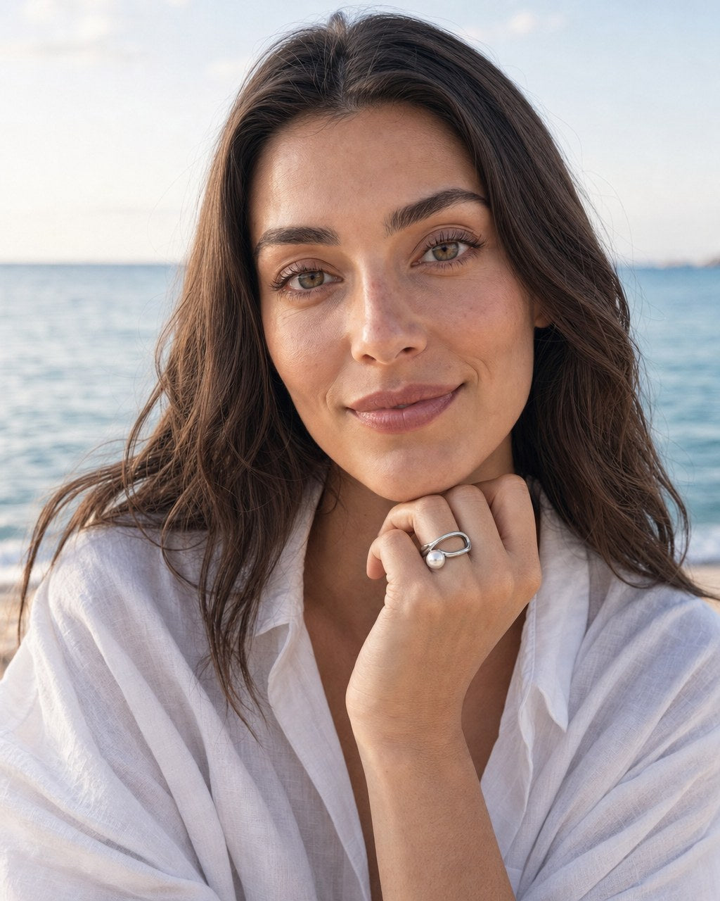 Still Water Edison Pearl Ring worn by the model